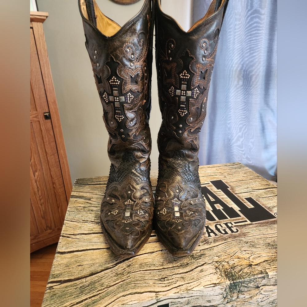 Corral Leather Boots Dark Brown With Rhinestone And Stud Accents Size 7.5